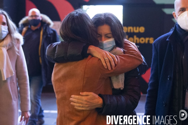 Anne HIDALGO présente son programme présidentiel lors d une conférence de presse.