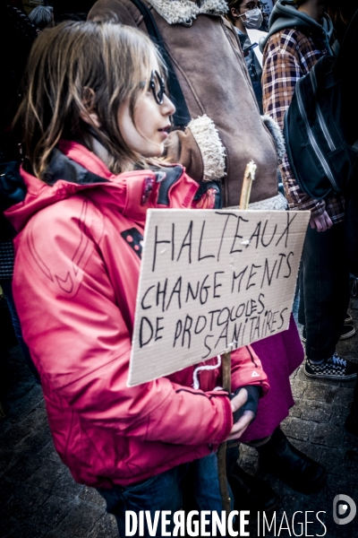 Manifestation des personnels de l éducation nationale contre les protocoles sanitaires - Montpellier, 13.01.2022