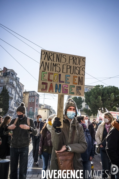 Manifestation des personnels de l éducation nationale contre les protocoles sanitaires - Montpellier, 13.01.2022