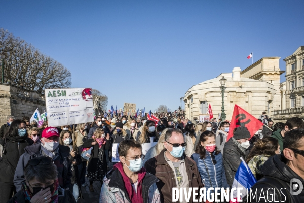 Manifestation des personnels de l éducation nationale contre les protocoles sanitaires - Montpellier, 13.01.2022