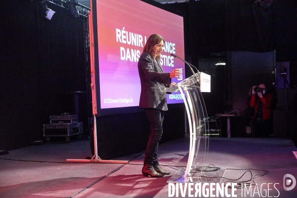 Anne Hidalgo presente son programme