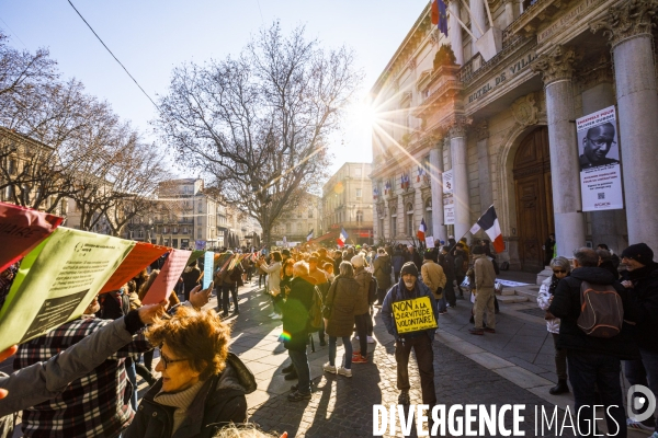 Manifestation pass vaccinal contre  l appetit de pouvoir et de domination  ? Avignon 15 janvier 2022.