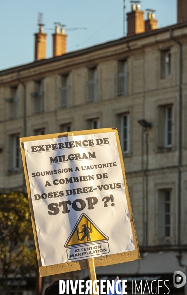 Manifestation pass vaccinal contre  l appetit de pouvoir et de domination  ? Avignon 15 janvier 2022.