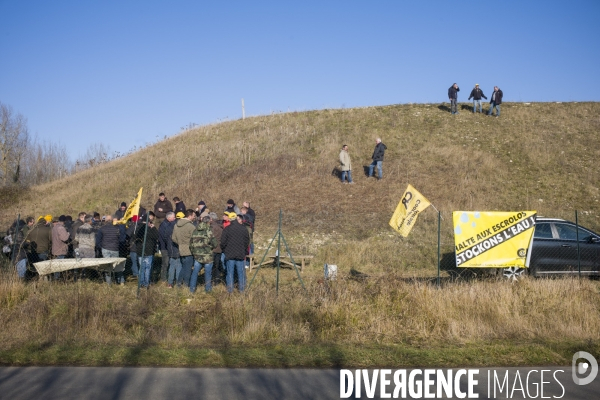 Manifestation contre les bassines a mauze-sur-le-mignon.