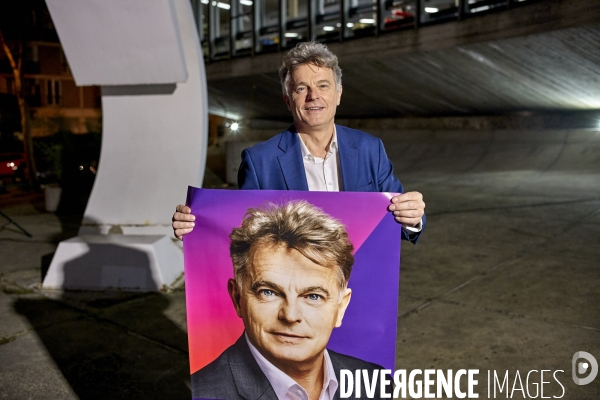 Fabien Roussel , PCF, presente sa nouvelle affiche pour la présidentielle