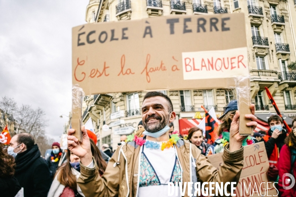 Manifestation des enseignants et des personnels de l Education nationale 20012022