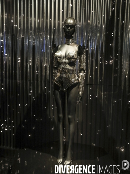 Retrospective thierry mugler couturissime a paris