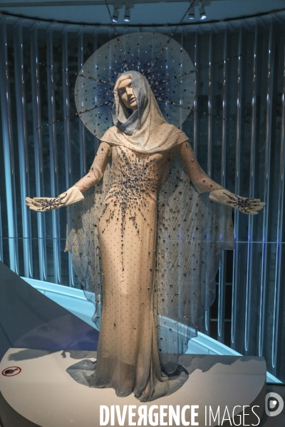 Retrospective thierry mugler couturissime a paris