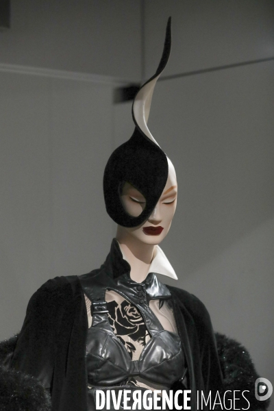 Retrospective thierry mugler couturissime a paris