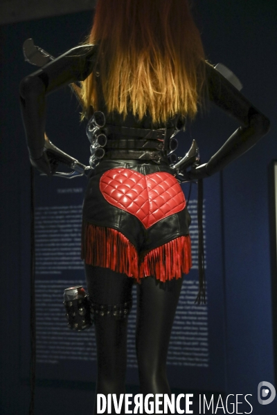 Retrospective thierry mugler couturissime a paris