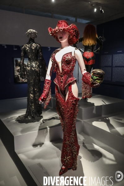 Retrospective thierry mugler couturissime a paris