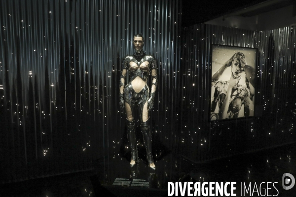 Retrospective thierry mugler couturissime a paris