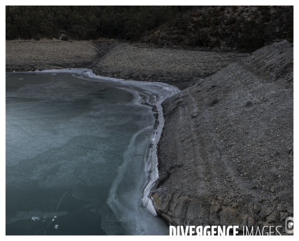 Le long de la Transbassealpine Digne Nice ( le rallye de Monte Carlo )