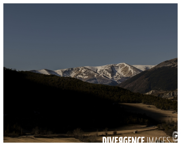 Le long de la Transbassealpine Digne Nice ( le rallye de Monte Carlo )