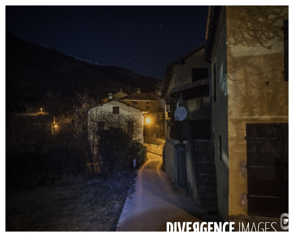 Le long de la Transbassealpine Digne Nice ( le rallye de Monte Carlo )