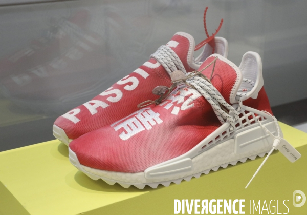 Exposition les sneakers entrent au musee