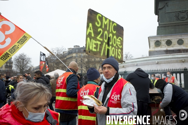 Manifestation interprofessionnelle pour exiger l augmentation des salaires