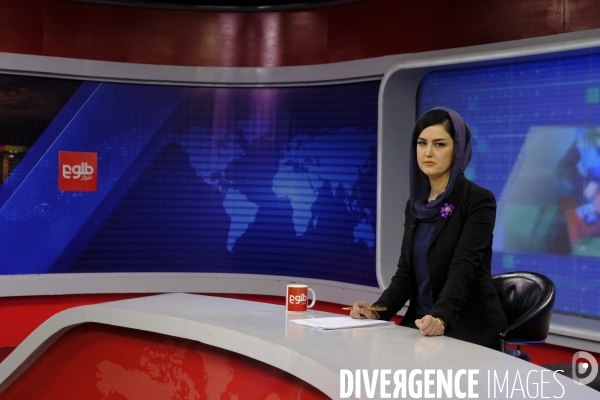 Khatera Arfa, présentatrice de presse afghane, Tolo news TV Kaboul. khatera Arfa, Afghan anchorwoman press, Tolo news TV Kabul.