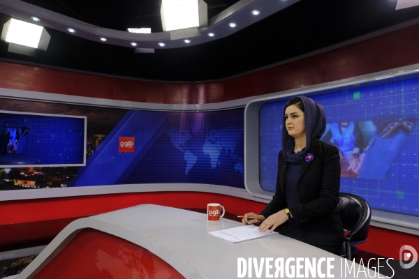 Khatera Arfa, présentatrice de presse afghane, Tolo news TV Kaboul. khatera Arfa, Afghan anchorwoman press, Tolo news TV Kabul.