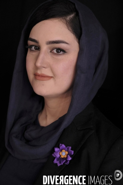 Khatera Arfa, présentatrice de presse afghane, Tolo news TV Kaboul. khatera Arfa, Afghan anchorwoman press, Tolo news TV Kabul.