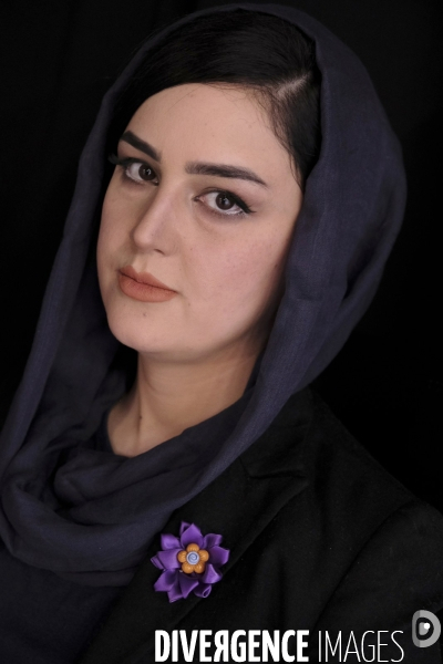 Khatera Arfa, présentatrice de presse afghane, Tolo news TV Kaboul. khatera Arfa, Afghan anchorwoman press, Tolo news TV Kabul.