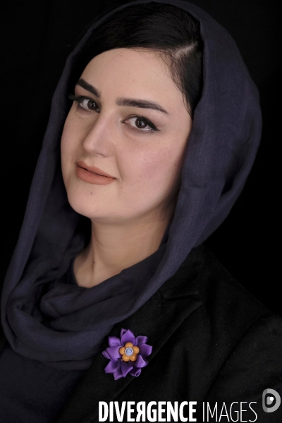 Khatera Arfa, présentatrice de presse afghane, Tolo news TV Kaboul. khatera Arfa, Afghan anchorwoman press, Tolo news TV Kabul.
