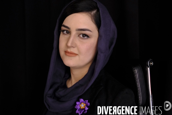 Khatera Arfa, présentatrice de presse afghane, Tolo news TV Kaboul. khatera Arfa, Afghan anchorwoman press, Tolo news TV Kabul.