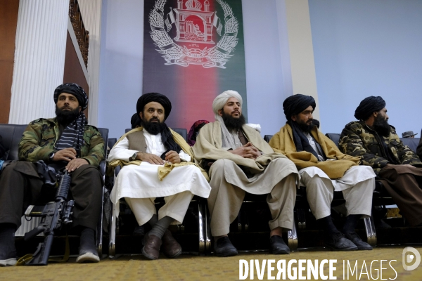 Des chefs religieux afghans assistent à Kaboul pour la promotion de la vertu et l interdiction de la vertu par les talibans.  Afghan religious leaders attend the Taliban Promoting Virtue and Prohibiting Virtue Kabul.