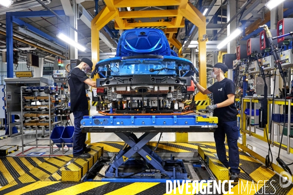 Bruno Le Maire visite l usine Alpine