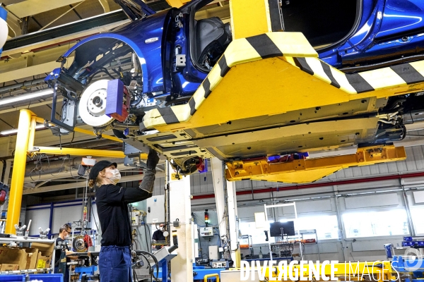 Bruno Le Maire visite l usine Alpine