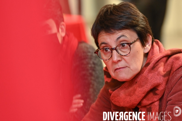 Réunion publique avec Nathalie Arthaud