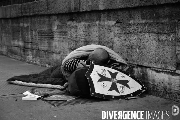 Nous demandons un hebergement digne et inconditionnel pour toutes et tous, maintenant.