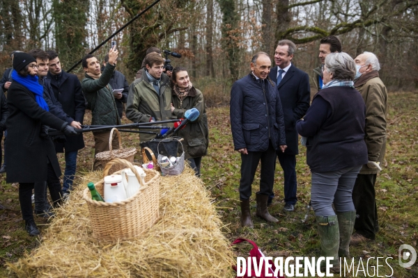 Eric ZEMMOUR dans un élevage de moutons du Loir-et-Cher