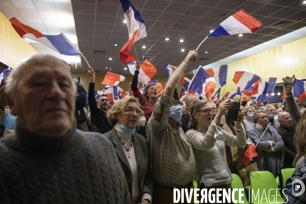 Meeting d Eric ZEMMOUR à Chaumont-sur-Tharonne.