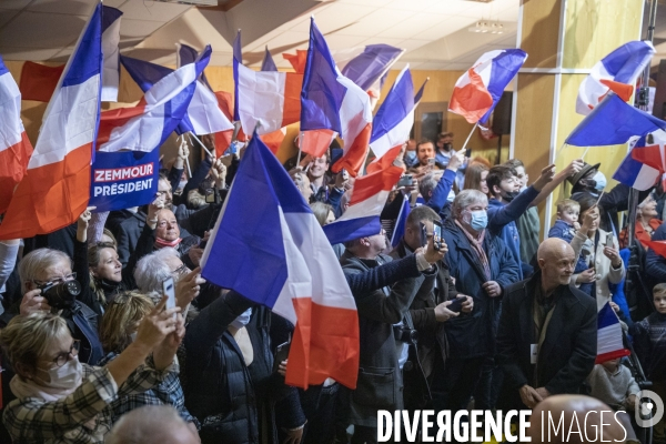 Meeting d Eric ZEMMOUR à Chaumont-sur-Tharonne.