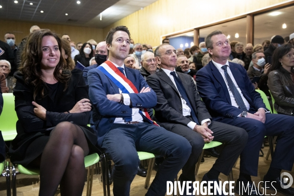 Meeting d Eric ZEMMOUR à Chaumont-sur-Tharonne.