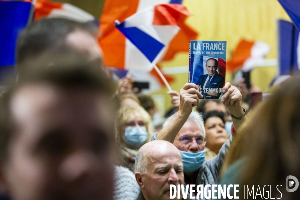 Meeting d Eric ZEMMOUR à Chaumont-sur-Tharonne.