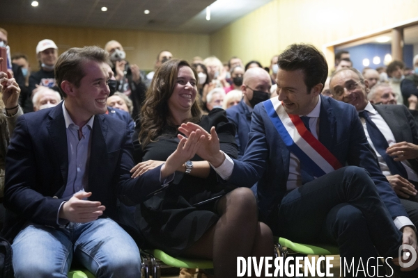 Meeting d Eric ZEMMOUR à Chaumont-sur-Tharonne.