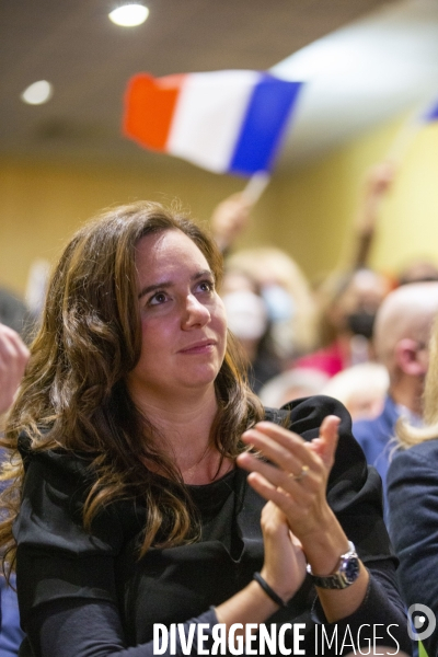 Meeting d Eric ZEMMOUR à Chaumont-sur-Tharonne.