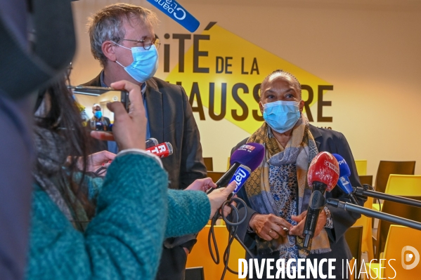 Christiane Taubira visite la Cité de la chaussure