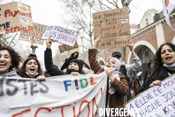 Manifestation intersyndicale pour une augmentation des salaires, pensions et minima sociaux