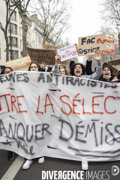 Manifestation intersyndicale pour une augmentation des salaires, pensions et minima sociaux