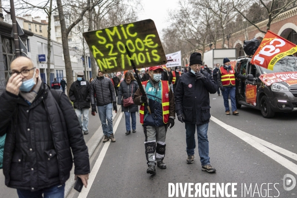 Manifestation intersyndicale pour une augmentation des salaires, pensions et minima sociaux