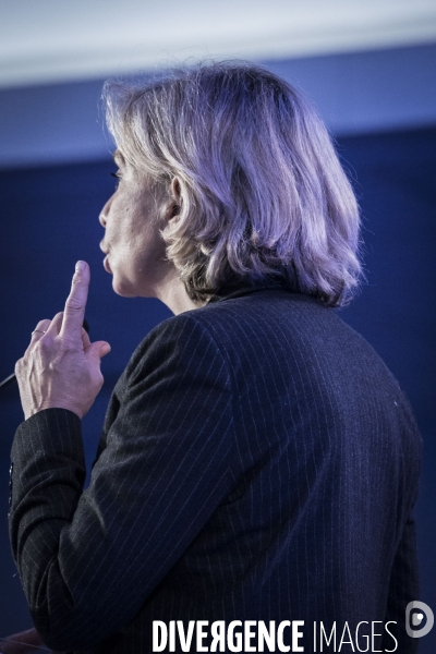 Déplacement de Valérie Pecresse dans l Ain.