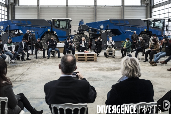 Déplacement de Valérie Pecresse dans les Ardennes.