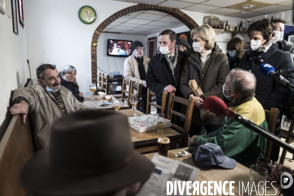 Déplacement de Valérie Pecresse dans les Ardennes.