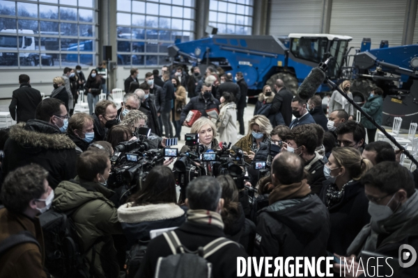 Déplacement de Valérie Pecresse dans les Ardennes.