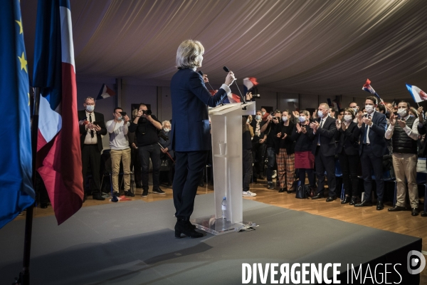 Déplacement de Valérie Pecresse dans les Ardennes.