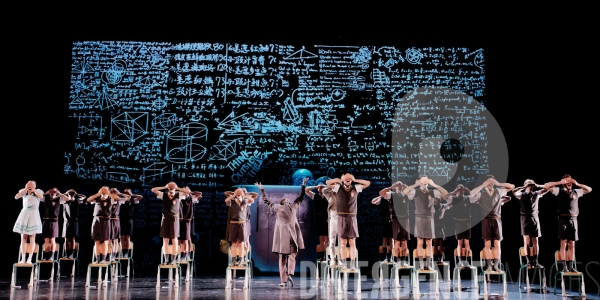 Alice / Philip Glass / Amir Hosseinpour, Jonathan Lunn / Ballet de l Opéra national du Rhin