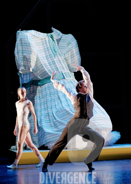 Alice / Philip Glass / Amir Hosseinpour, Jonathan Lunn / Ballet de l Opéra national du Rhin